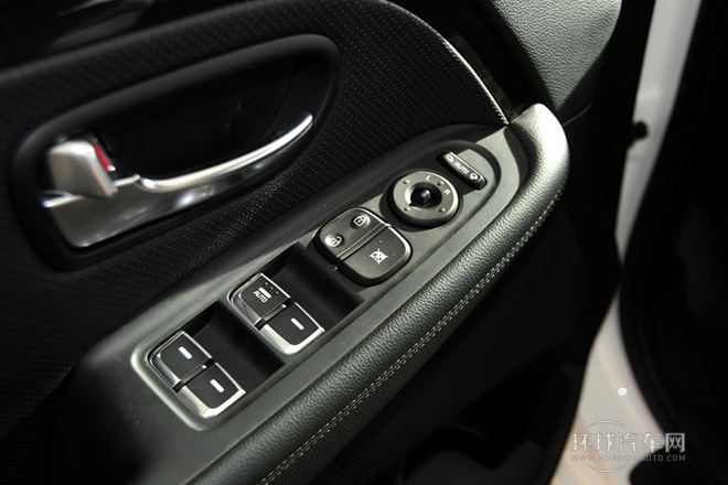 2013款 2.0L 7座自動舒適版 國IV