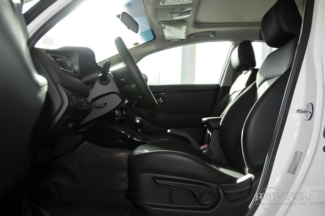 2013款 2.0L 7座自動舒適版 國IV