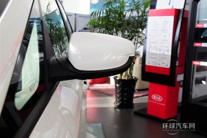 2013款 2.0L 7座自動舒適版 國IV