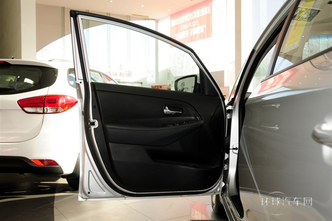 2013款 2.0L 7座自動標準版 國IV