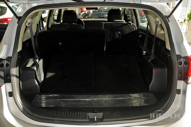 2013款 2.0L 7座自動標(biāo)準(zhǔn)版 國IV