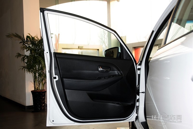 2013款 2.0L 5座自動標準版 國IV