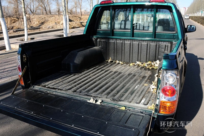 2010款 2.2L汽油豪華型短貨箱