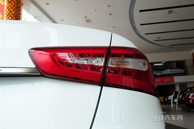 2013款 2.4L 商務天窗型 國V