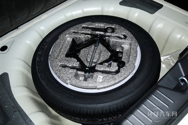 2013款 2.4L 商務(wù)型 國(guó)IV