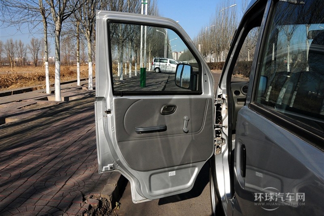 2012款 1.0L超值型