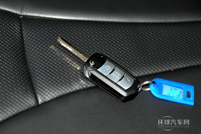 2012款 2.0L 手動兩驅(qū)豪華版