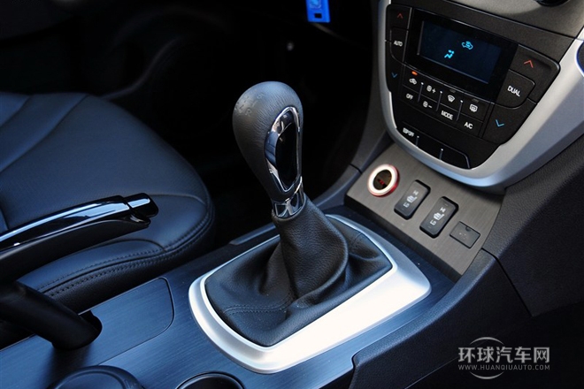 2012款 2.0L 手動(dòng)兩驅(qū)豪華版