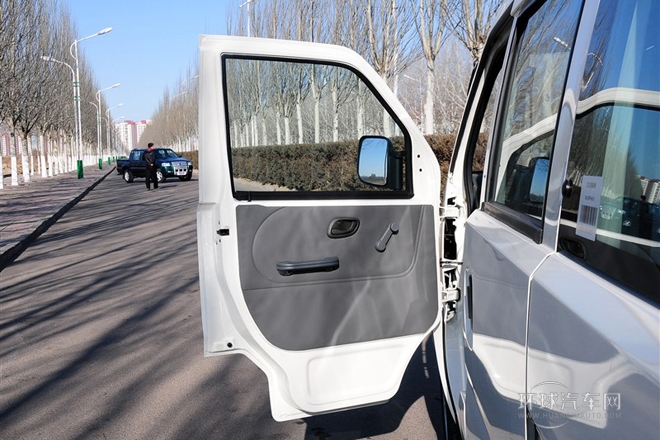 2012款 1.0L豪華型