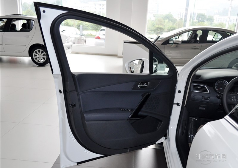 2013款 2.0L 兩周年紀(jì)念 自動天窗經(jīng)典版