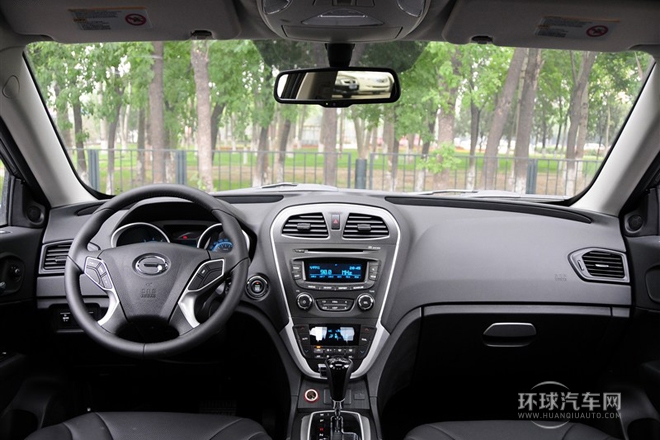 2012款 2.0L 自動兩驅豪華版