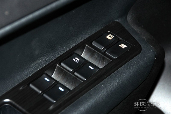 2012款 2.0L 自動兩驅精英版