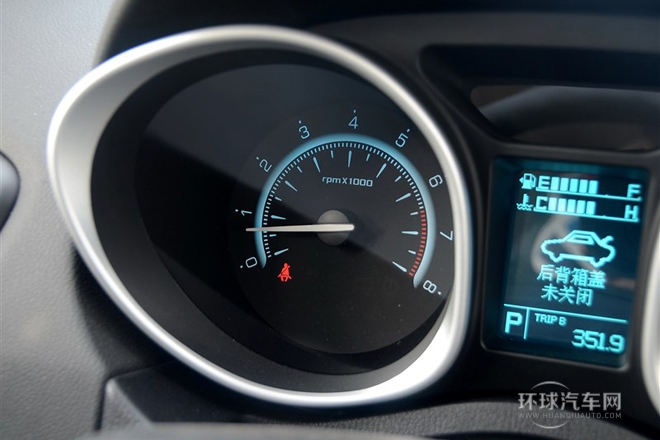 2012款 2.0L 自動兩驅尊貴版