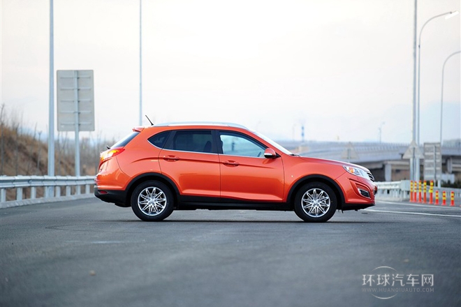 2012款 2.0L 自動兩驅尊貴版