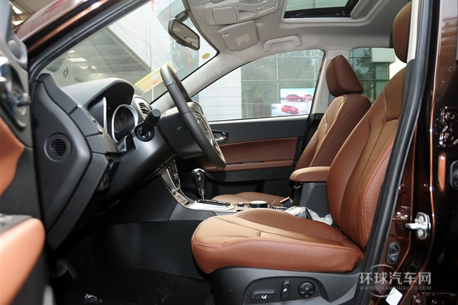 2013款 1.8T 自動四驅(qū)尊貴版