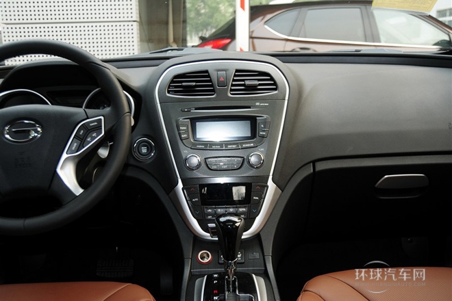 2013款 1.8T 自動四驅尊貴版