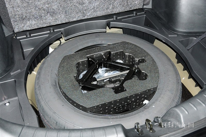 2013款 2.0L 手動兩驅淺內特別版