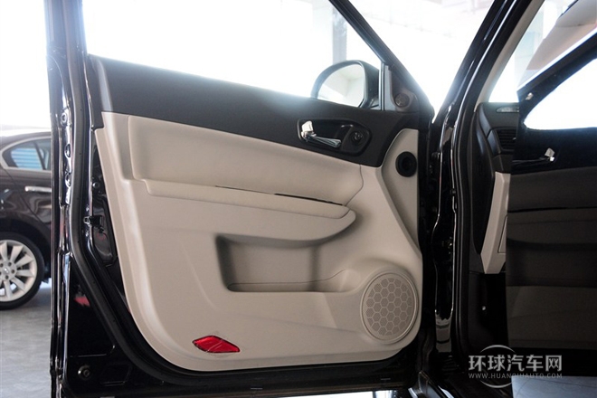 2013款 2.0L 手動兩驅淺內特別版