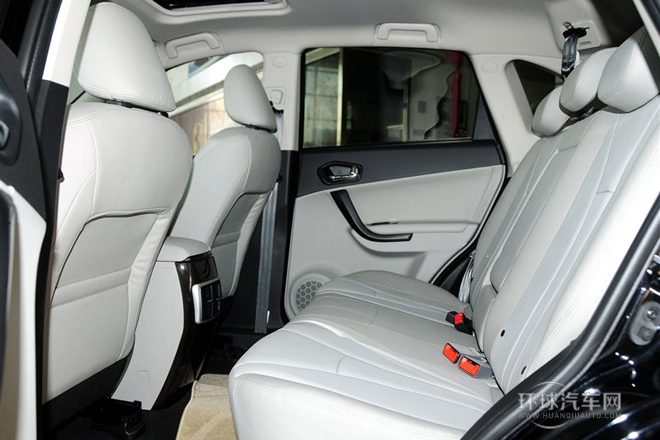 2013款 2.0L 手動(dòng)兩驅(qū)淺內(nèi)特別版