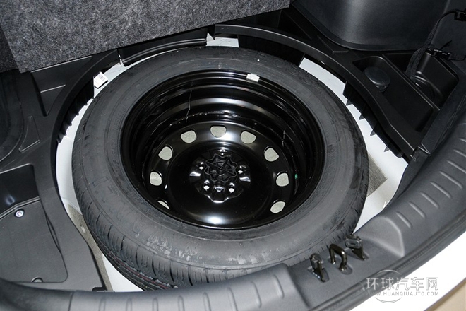 2013款 2.0L 自動兩驅淺內特別版