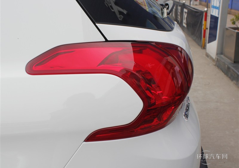 2014款 1.6L 手動時尚版