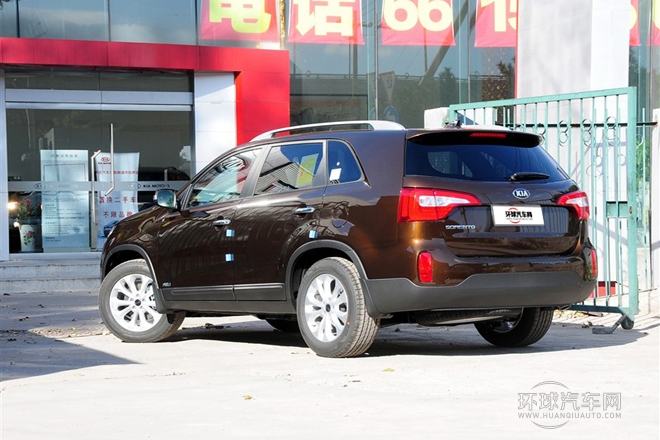 2013款 2.4 5座汽油至尊版