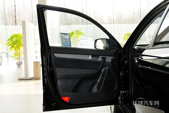 2013款 2.4 7座汽油豪華版