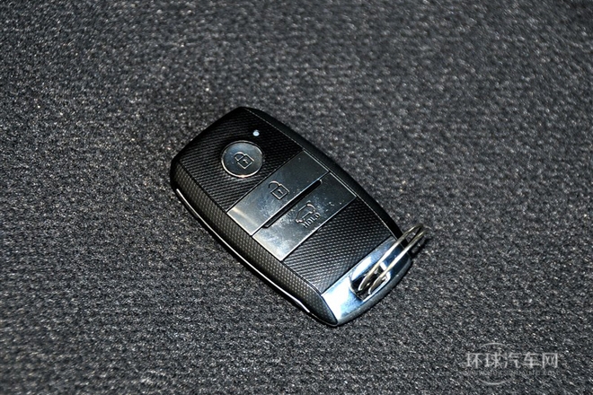 2013款 2.4 5座汽油豪華版