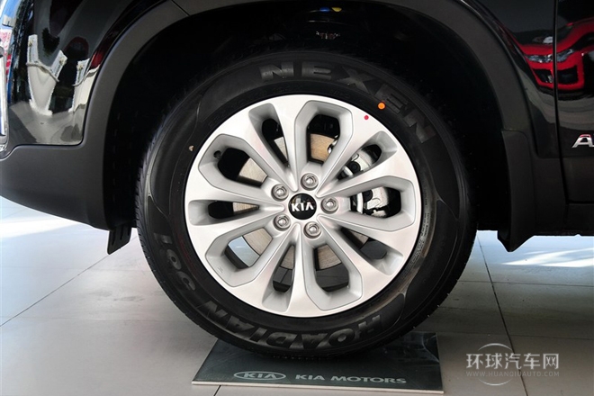 2013款 2.4 5座汽油豪華版