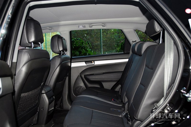 2013款 2.4 5座汽油豪華版