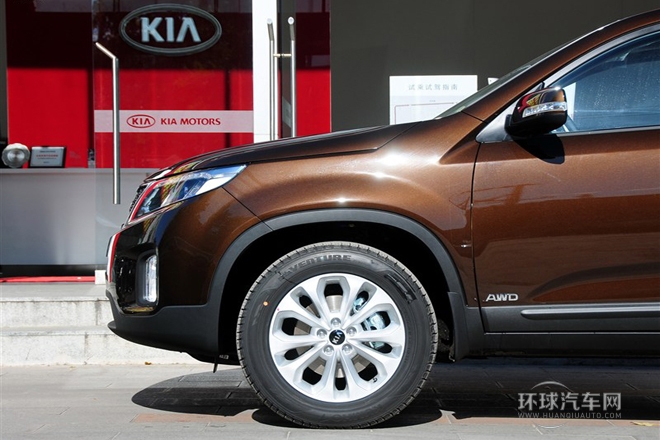 2013款 2.4 7座汽油舒適版