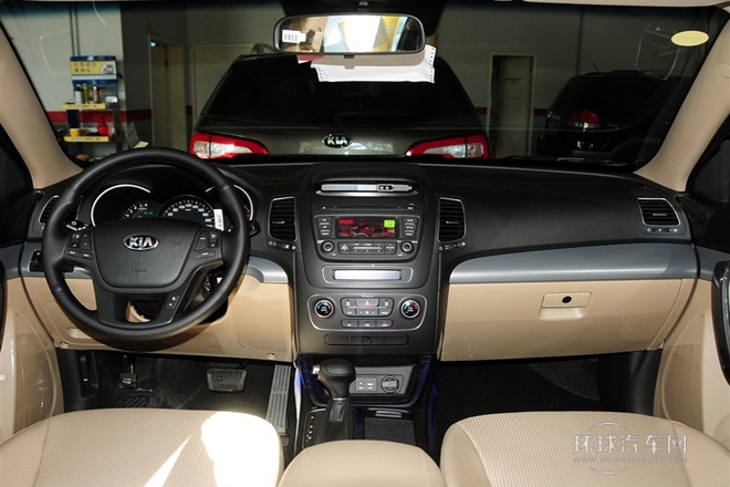 2013款 2.4 7座汽油舒適版