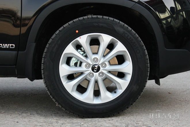 2013款 2.4 5座汽油舒適版