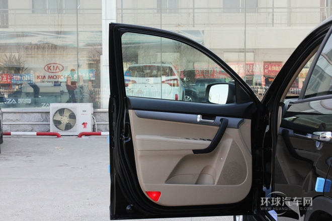 2013款 2.4 5座汽油舒適版