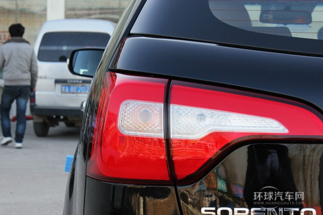 2013款 2.4 5座汽油舒適版