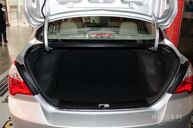 2013款 1.6L 自動北斗導航版