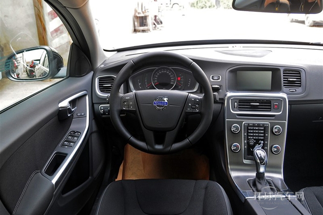 2014款2.0T手自一體智進(jìn)版（停產(chǎn)在售）