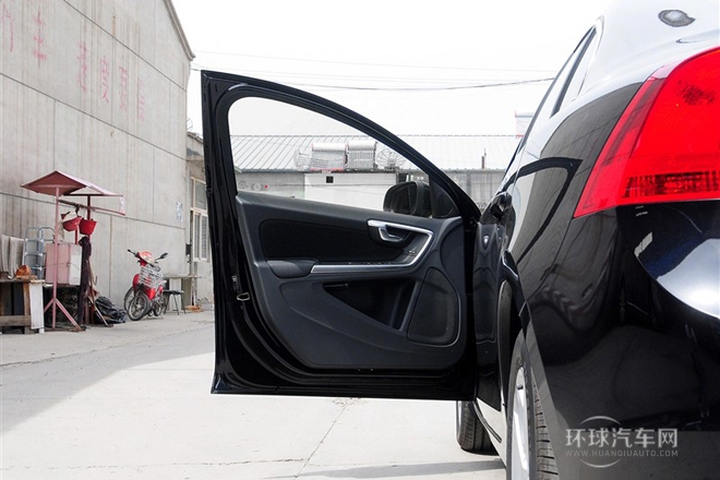 2014款2.0T手自一體智進(jìn)版（停產(chǎn)在售）