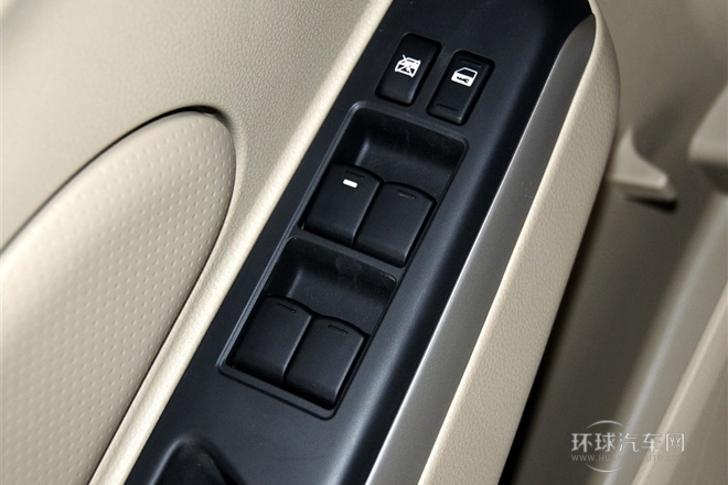 2013款 1.6L 自動豪華版