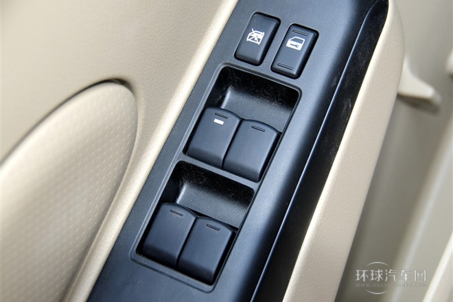 2013款 1.6L 自動時尚版