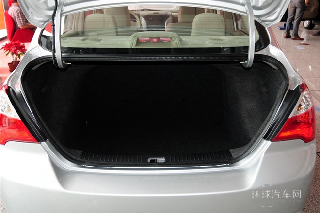 2013款 1.6L 手動時尚版