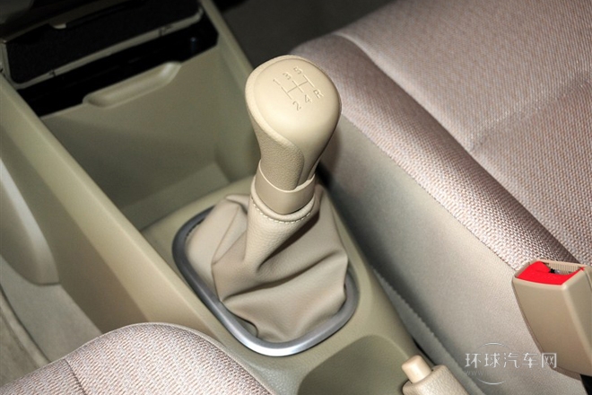 2013款 1.6L 手動時尚版