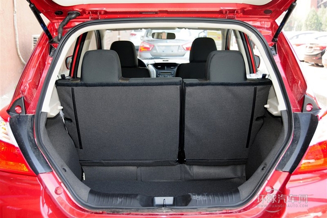 2013款 1.6L 自動(dòng)時(shí)尚版