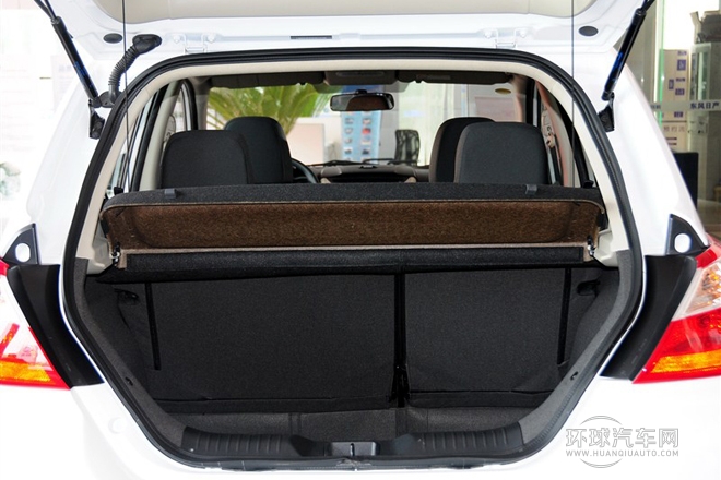 2013款 1.6L 手動時尚版