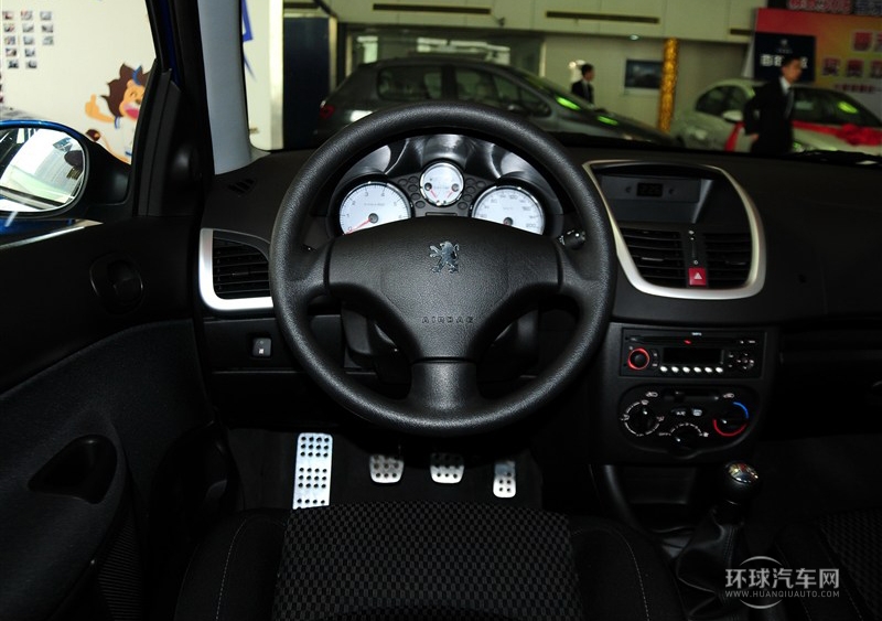 2013款 CROSS 1.4L 手動(dòng)馭樂(lè)型