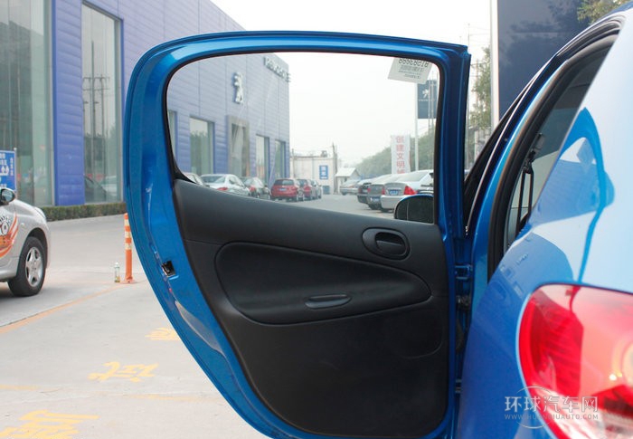 2011款 兩廂 1.6L 手動馭樂版