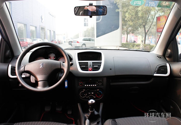 2011款 兩廂 1.6L 手動馭樂版