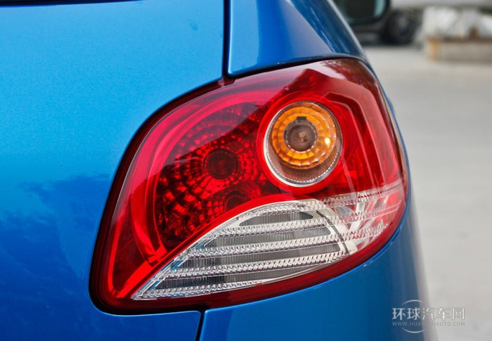 2011款 兩廂 1.6L 手動(dòng)馭樂(lè)版