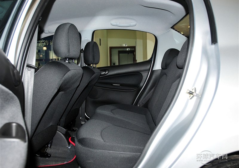 2011款 三廂 1.4L 手動馭樂版