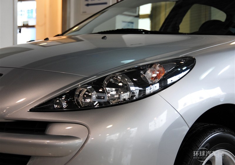 2011款 三廂 1.4L 手動馭樂版